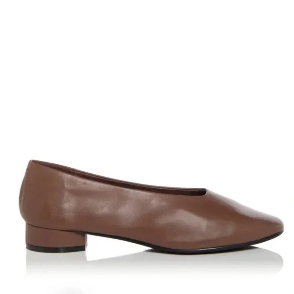 JEFFREY CAMPBELL Women's Trustee Round Toe Flats Light Brown Slip-On Shoes Sz 9 - Picture 2 of 13